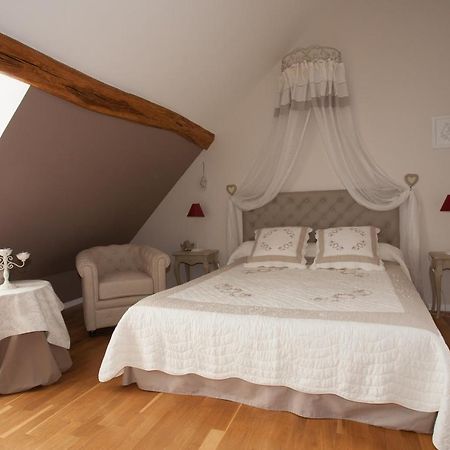 Bed and Breakfast Les Jarrieres à Dame-Marie-les-Bois Extérieur photo