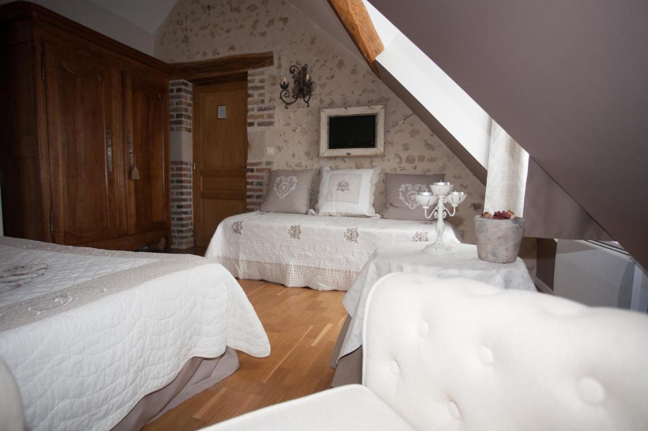 Bed and Breakfast Les Jarrieres à Dame-Marie-les-Bois Extérieur photo