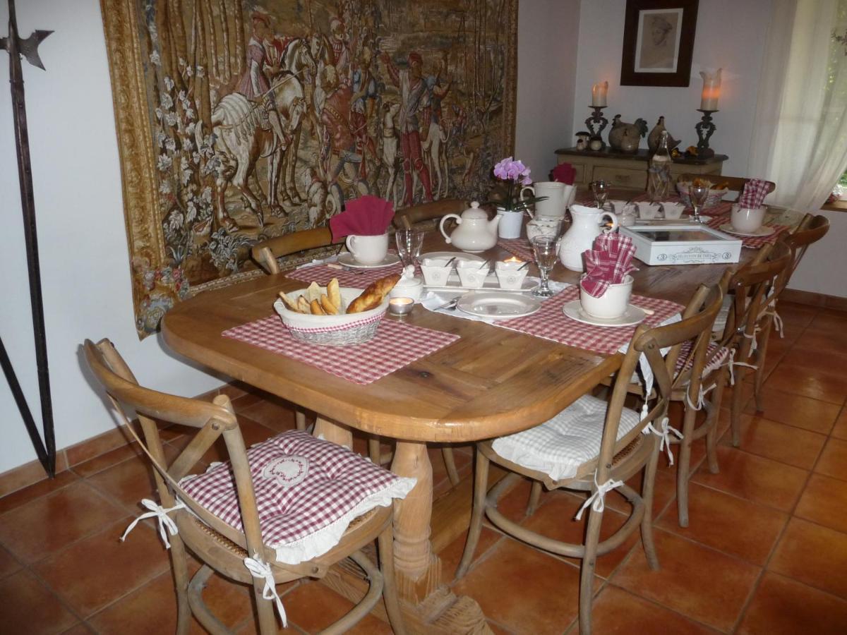 Bed and Breakfast Les Jarrieres à Dame-Marie-les-Bois Extérieur photo