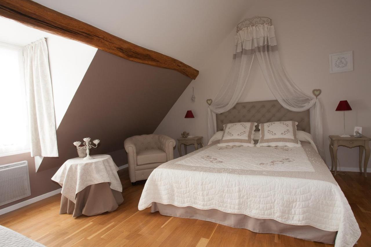 Bed and Breakfast Les Jarrieres à Dame-Marie-les-Bois Extérieur photo