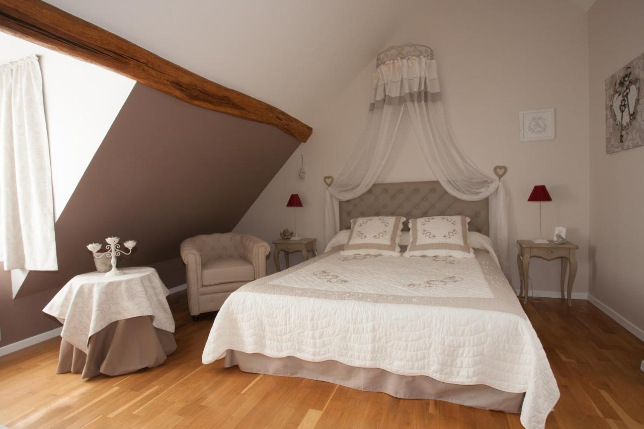 Bed and Breakfast Les Jarrieres à Dame-Marie-les-Bois Extérieur photo