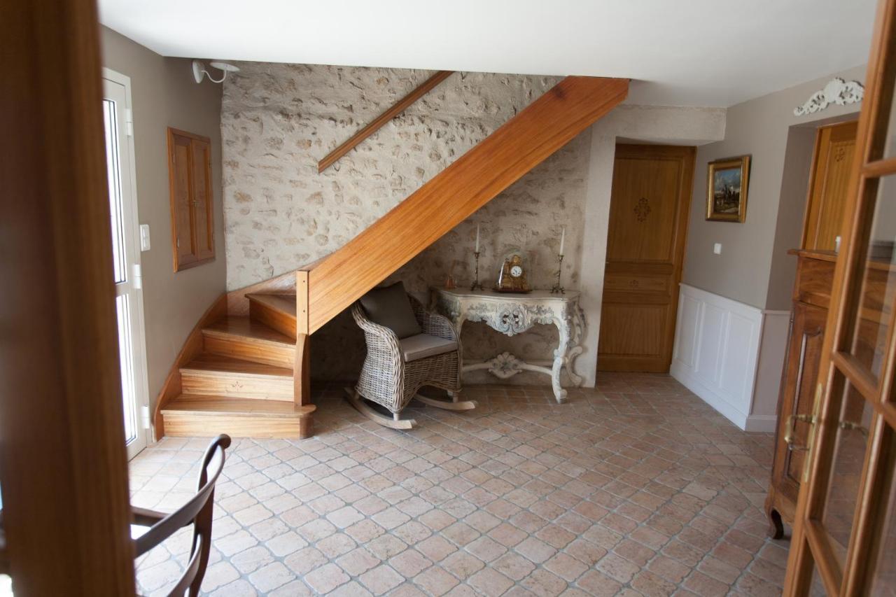 Bed and Breakfast Les Jarrieres à Dame-Marie-les-Bois Extérieur photo