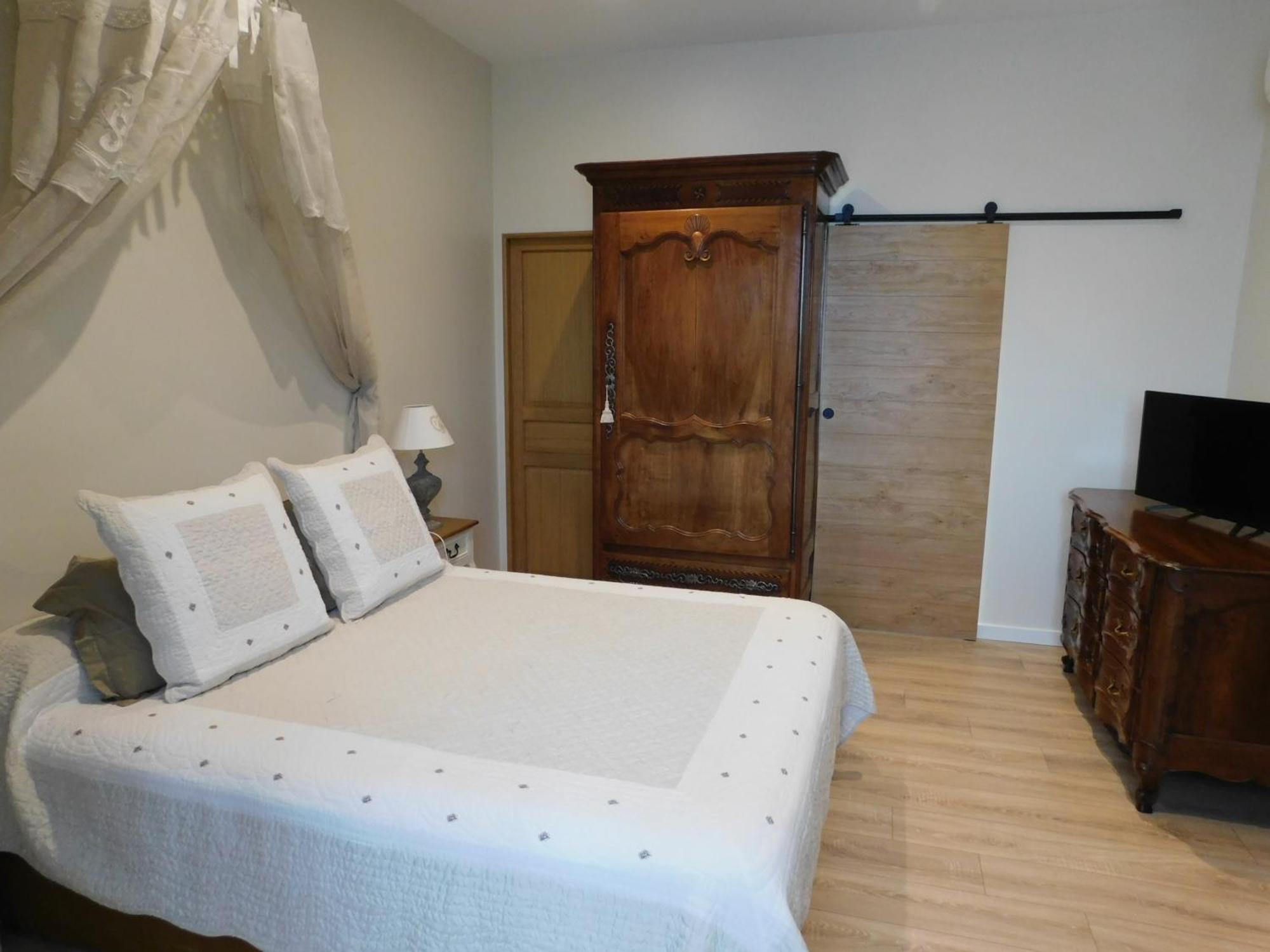 Bed and Breakfast Les Jarrieres à Dame-Marie-les-Bois Extérieur photo